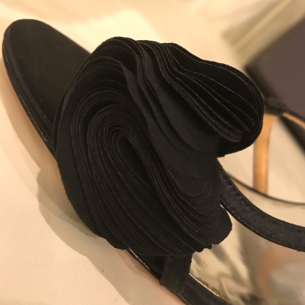 NEW Badgley Mischka Black Satin Shoes - Picture 4 of 10